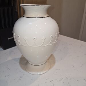 Lenox “Bliss” Medium Vase – Like New (In Box!)